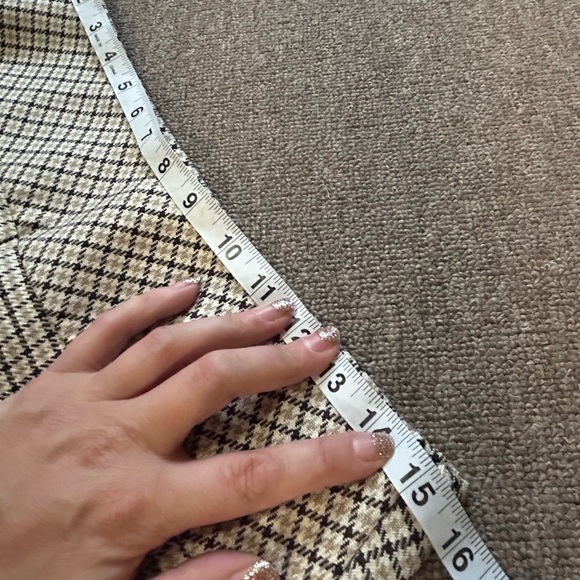 Mexx, size 8, tan/cream/brown plaid wool flared skirt, pleated, size zipper - Picture 9 of 10